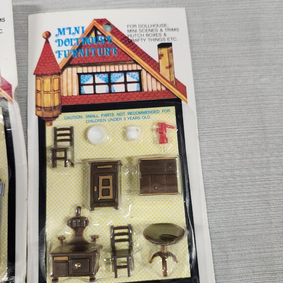 2 Miniature Dollhouse Furniture Micro Display - Picture 3 of 5